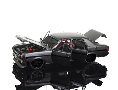 1:24 scale limited edition custom slammed xw falcon